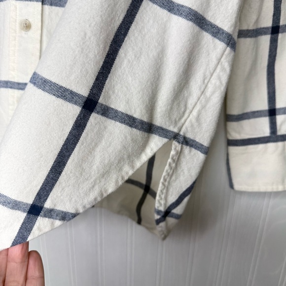 Universal Thread oversized fit navy blue plaid flannel 100% cotton shirt xl - Picture 6 of 10